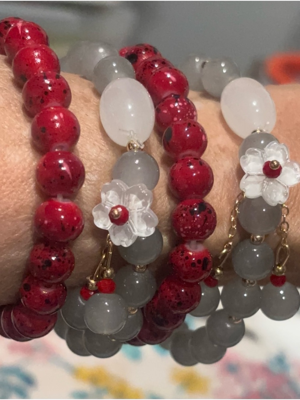 NEW RED GRAY GLASS BEADED BRACELETS WITH WHITE FLOWER CHARM 4pc set
